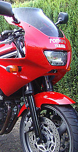 Yamaha TRX 850 mit Spoilerscheibe